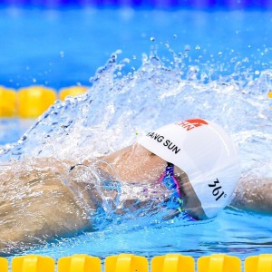 爱游戏_凯恩谱写欧冠新篇章，拜仁生涯23球超越热刺时代，33场征程铸就传奇