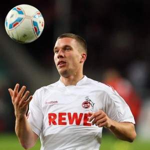 爱游戏官网：韩足晚报，太极虎次战补时失守 墨西哥绝境扳平2-2 2025年9月10日，亚洲劲旅鏖战北美豪强，领先优势补时阶段遗憾葬送