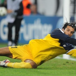 爱游戏官网_费莱尼领军山东泰山激战深足，阿奇姆彭与金特罗先发点燃对决火花