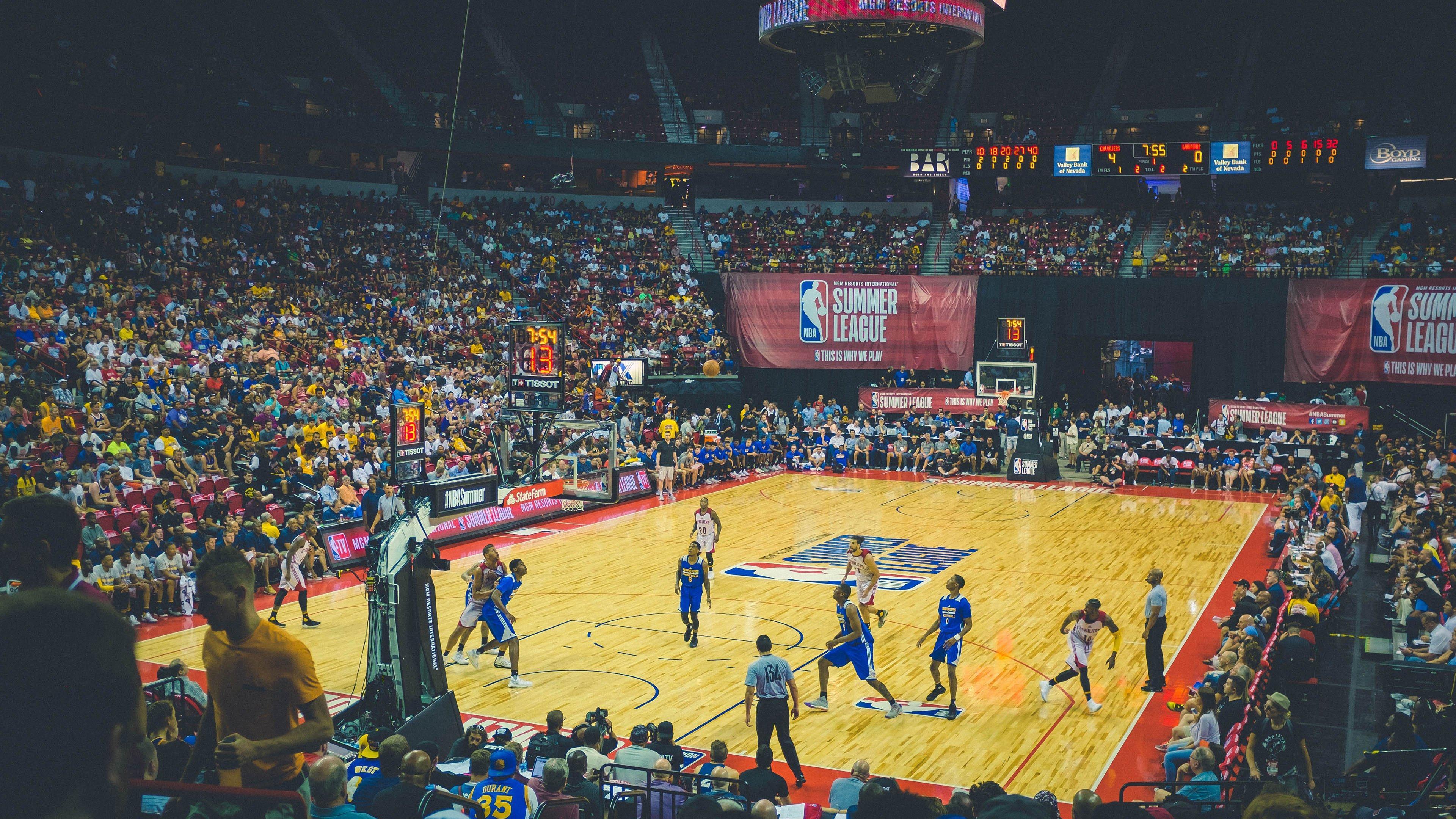 克鲁泽主动伸出和解之手 拟邀科瓦奇播客面对面畅谈